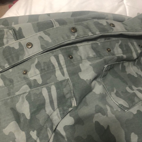 Universal Thread Camo Jacket - Picture 4 of 7